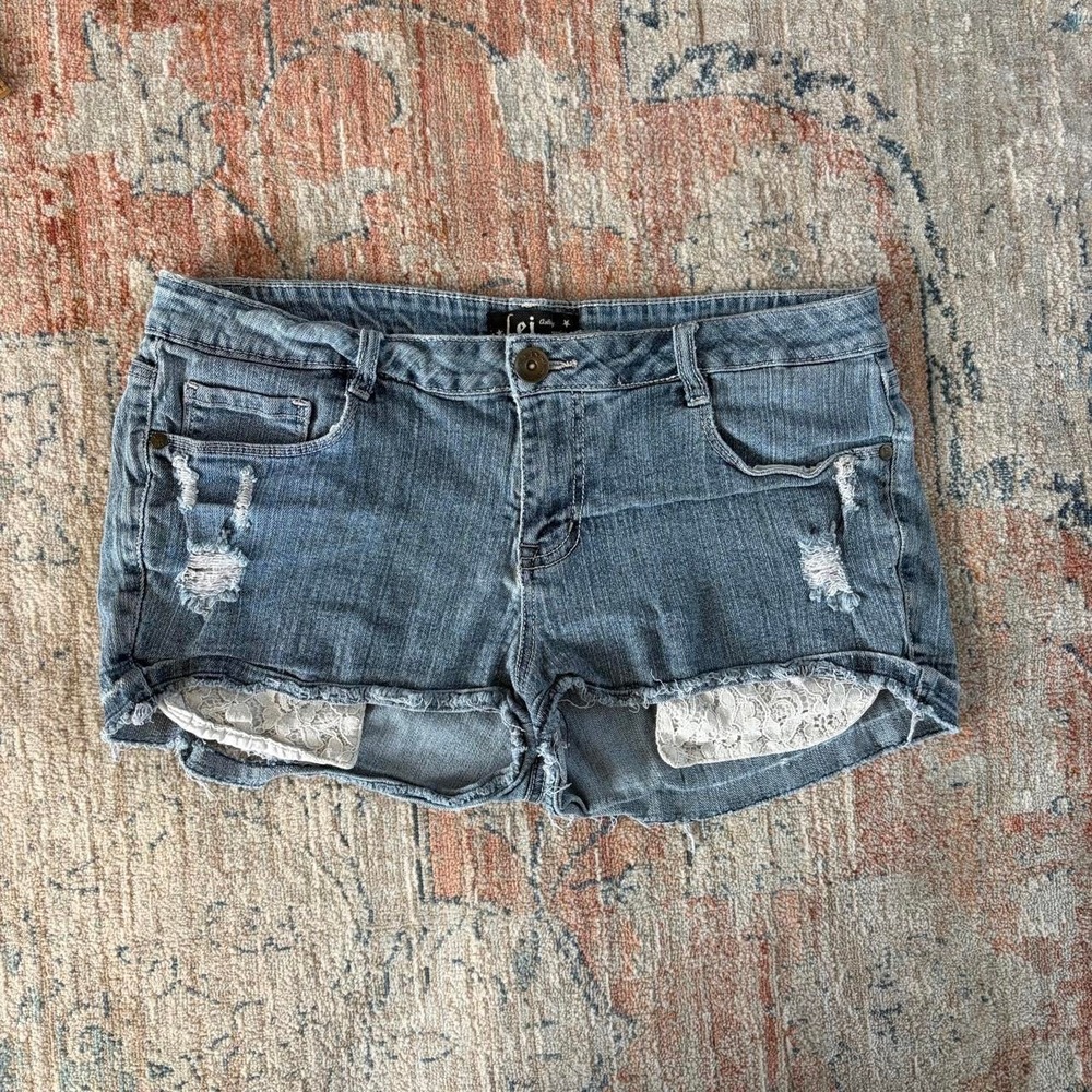 Lei Low Rise Blue Denim Shorts Lace Trim Distressed Y2K Junior Size 15